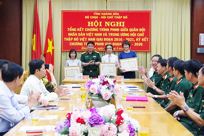 Bộ Chỉ huy Quân sự tỉnh và Hội Chữ thập đỏ tỉnh: Tổng kết 5 năm thực hiện chương trình phối hợp