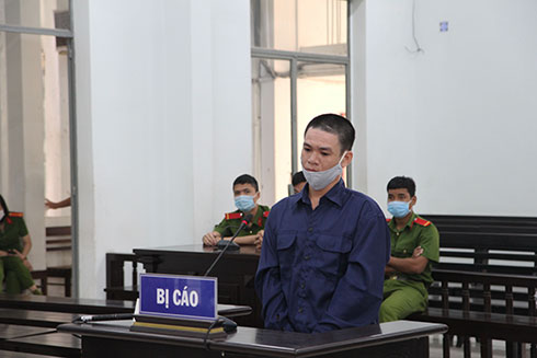 Tự sát bất thành sau khi đâm chết vợ