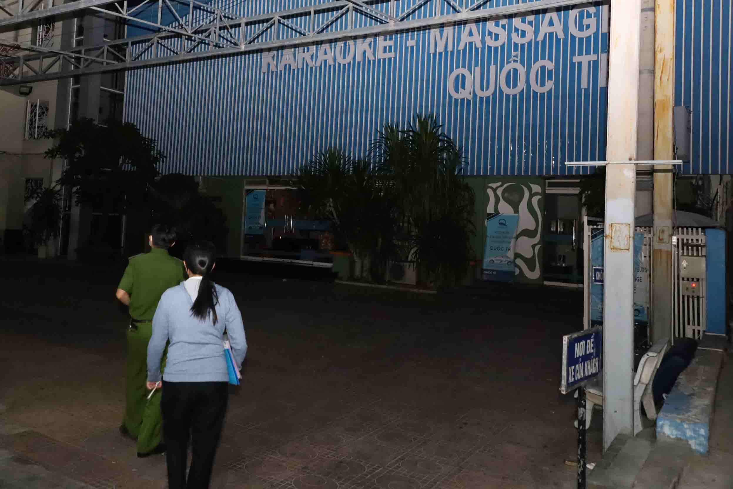 Kiểm tra việc chấp hành tạm dừng hoạt động kinh doanh quán bar, vũ trường, karaoke