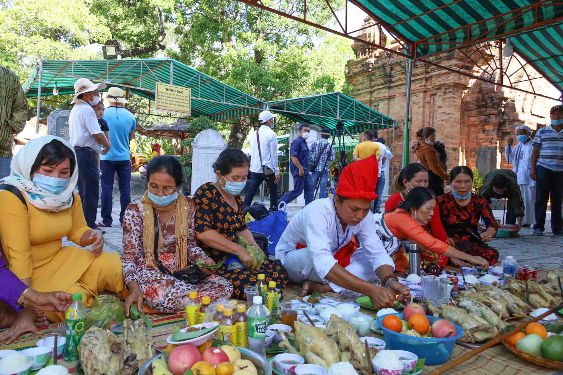 Cham people preparing offerings to offer to Thien Y A Na Holy Mother