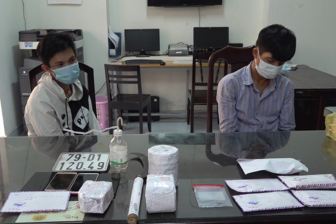 VIDEO: Bắt nhóm đối tượng dùng súng tự chế để giải quyết mâu thuẫn