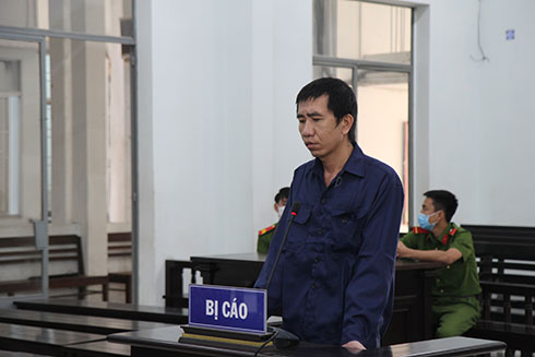 Bị đánh vì… dám nhìn!