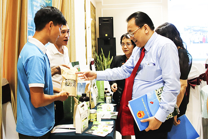 Le Huu Hoang - Vice-chairman of Khanh Hoa Provincial Peoples Committee sees a start-up model.