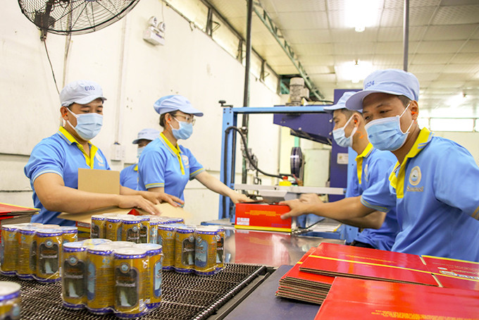 Hoạt động sản xuất tại Công ty Cổ phần Nước giải khát Yến sào Khánh Hòa.