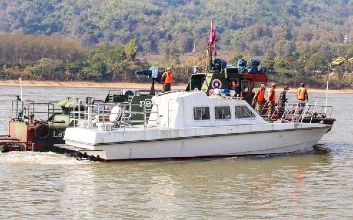 Lào siết biên giới chặn Covid-19 từ ngoài, Nhật Bản xử lý nạn lừa đảo ưu tiên tiêm vaccine