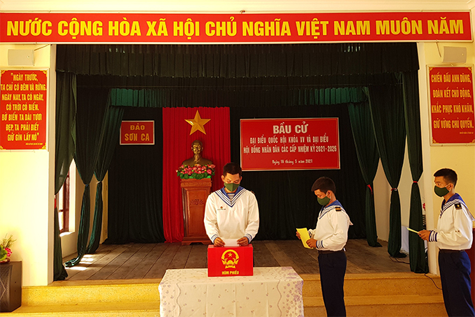 Cử tri Trường Sa gửi trọn niềm tin trong lá phiếu bầu cử