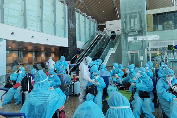 Công dân nước ngoài nhập cảnh Sân bay quốc tế Cam Ranh