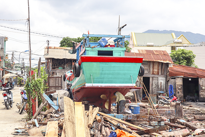 Xưởng sửa chữa tàu gây ô nhiễm ở Lợi Phú (phường Cam Lợi): Phải lập phương án bảo vệ môi trường