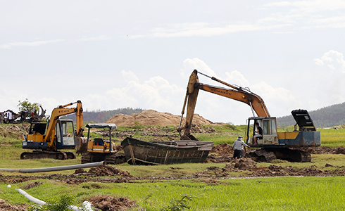 Khảo sát việc nạo vét hồ Suối Trầu