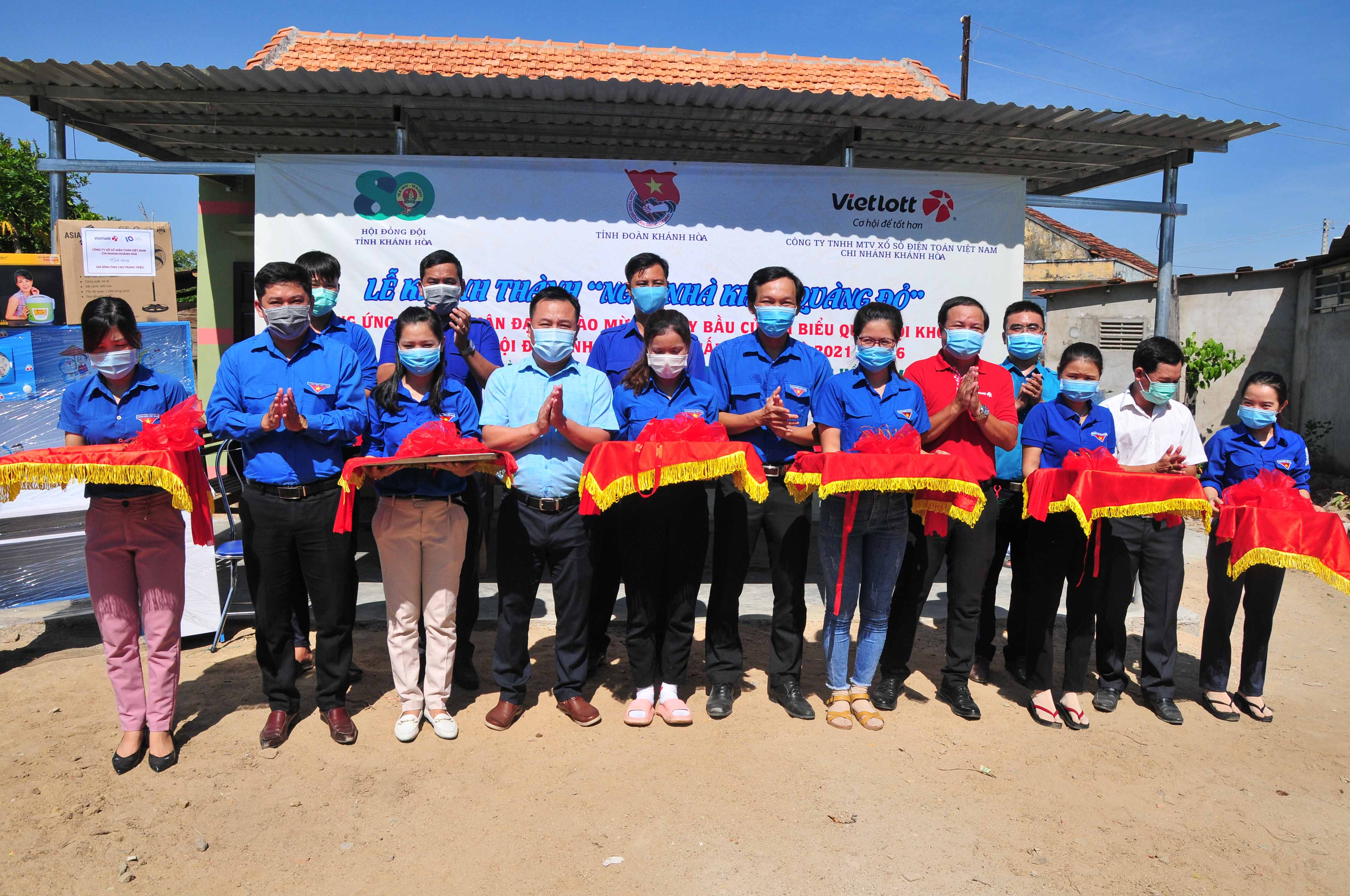 Khánh thành công trình Ngôi nhà khăn quàng đỏ cho gia đình khó khăn