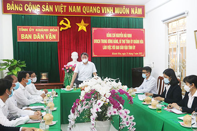 Bí thư Tỉnh ủy Nguyễn Hải Ninh làm việc với Ban Dân vận Tỉnh ủy
