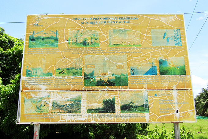 Cần làm mới bảng tuyên truyền an toàn công trình lưới điện