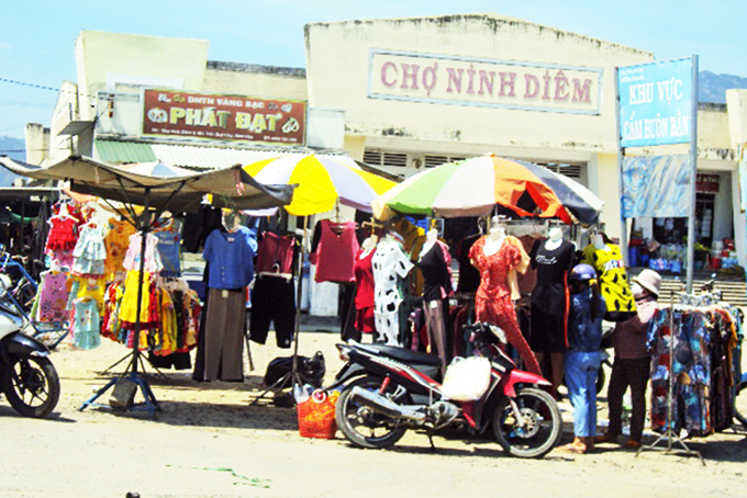 Cấm nhưng vẫn bán