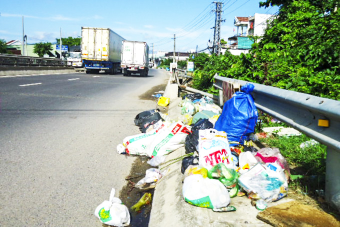 Cần đặt thùng thu gom rác