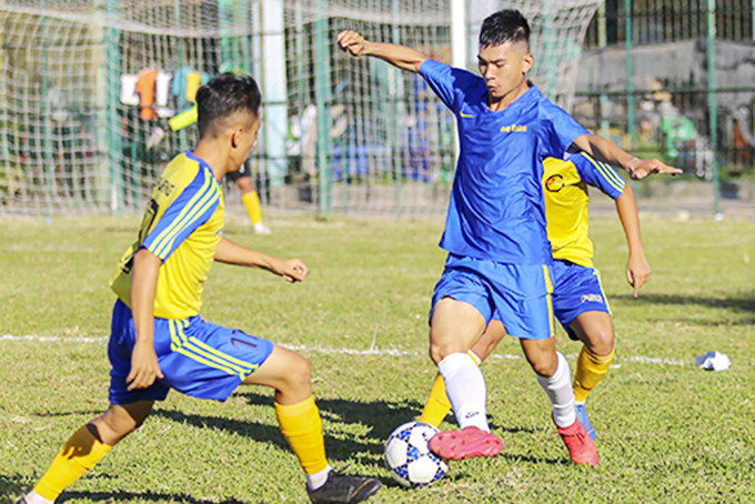 Players at Nha Trang Football Club Tournament 2020