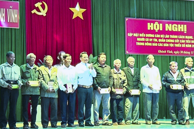 Khánh Vĩnh: Phát huy tốt vai trò của &quot;cây cao, bóng cả&quot;