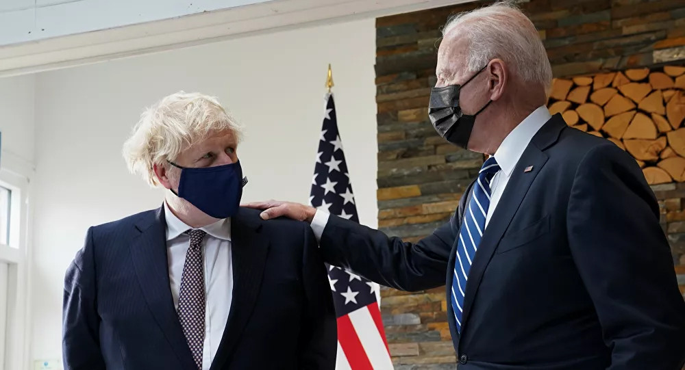 Tổng thống Mỹ Joe Biden đã tới Anh, điểm dừng chân đầu tiên trong chuyến công du châu Âu của ông - Ảnh: Tổng thống Mỹ Joe Biden và Thủ tướng Anh Boris Johnson (Reuters)
