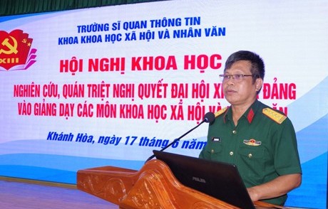 Nghiên cứu, quán triệt Nghị quyết Đại hội XIII của Đảng vào giảng dạy các môn khoa học xã hội và nhân văn