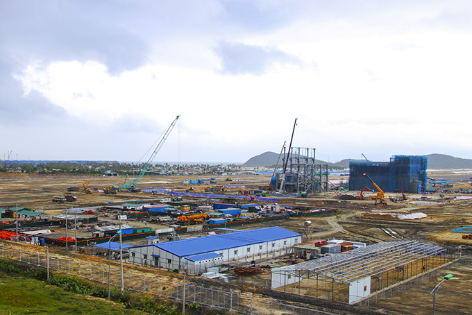     Nhà máy Nhiệt điện BOT Vân Phong 1 là dự án đầu tư nước ngoài lớn của tỉnh.