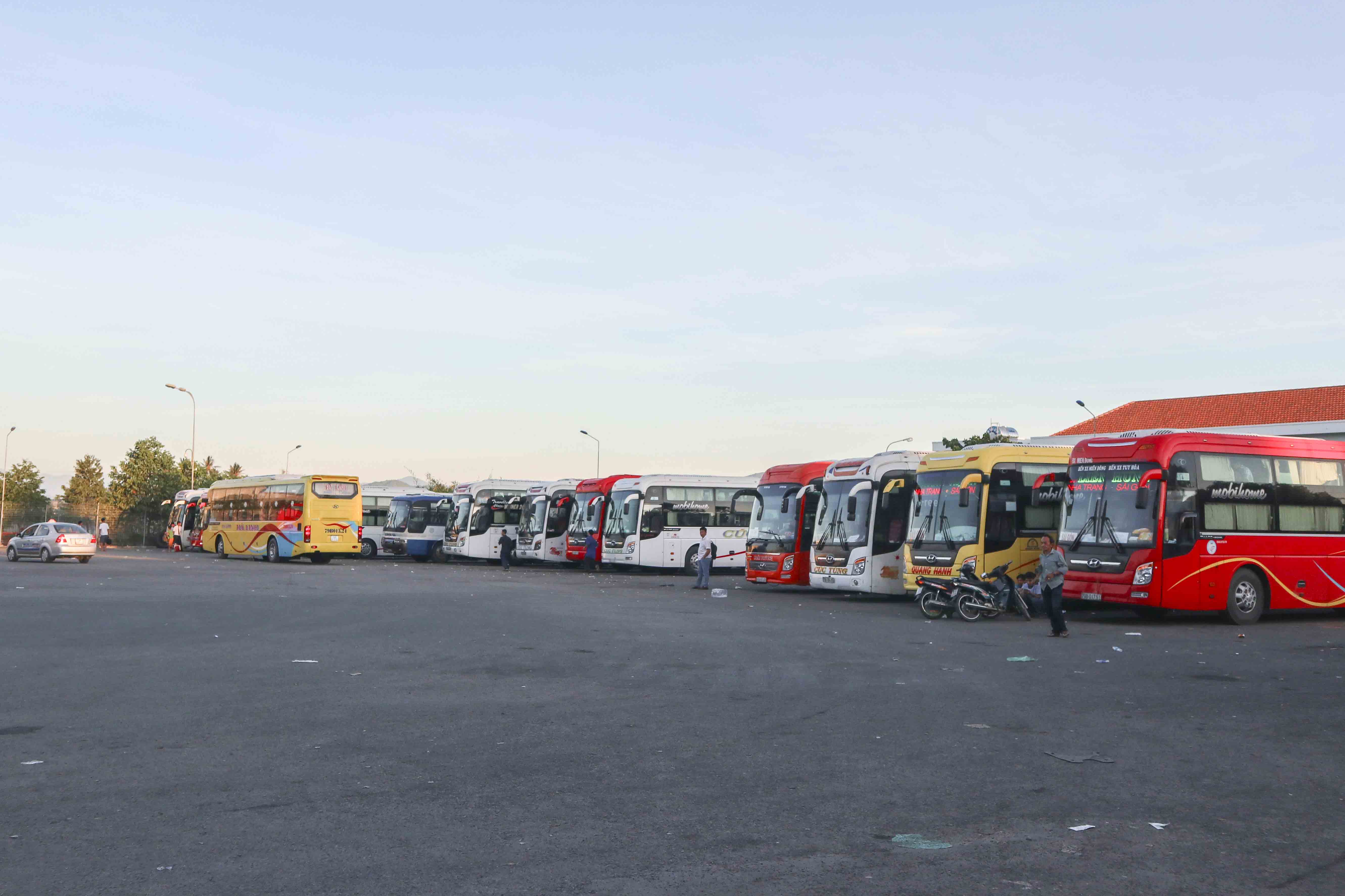 Interprovincial transport service from Khanh Hoa suspended due to Covid-19