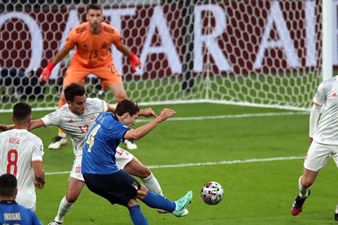 Đội tuyển Italia đã vượt qua đội tuyển Tây Ban Nha thông qua những lượt luân lưu đầy cân não để đi tiếp vào trận chung kết Euro 2020.