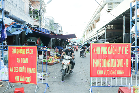 Khu vực cách li y tế tại chợ Dinh, Ninh Hòa (ảnh T.Thịnh)