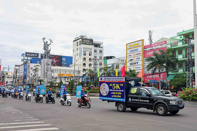 Propagation cars and motorbikes of Khanh Hoa’s Center of Culture and Cinema