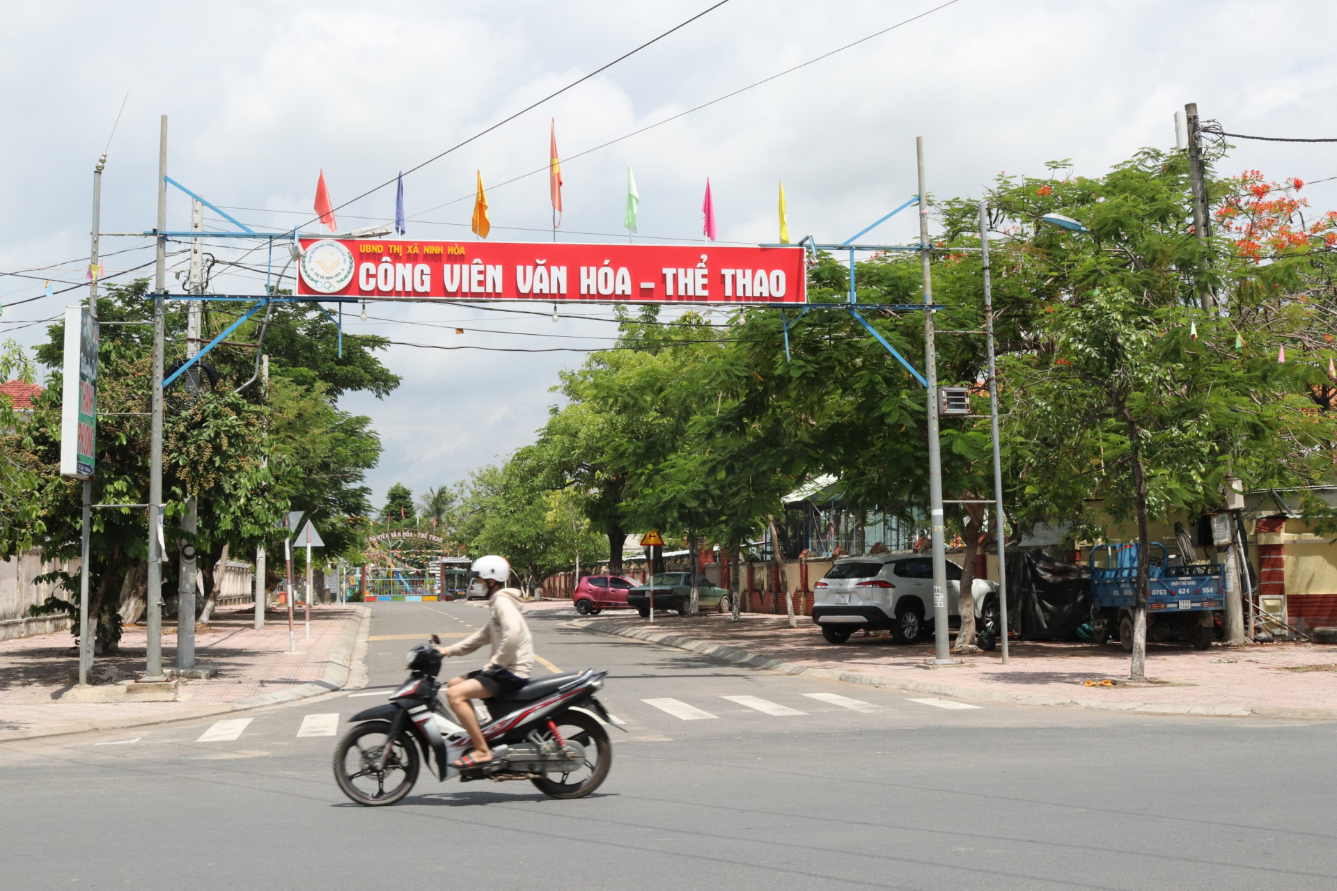 Khu vực Công viên văn hóa thể thao thị xã Ninh Hòa sáng 9-7.