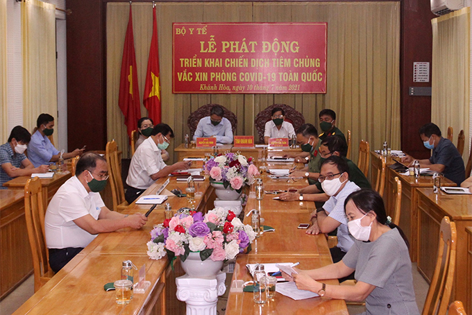 Phát động chiến dịch tiêm chủng vắc xin phòng Covid-19 trên toàn quốc