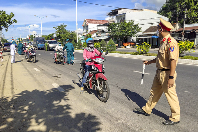Quyết liệt ngăn dịch lây lan