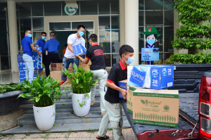 Tỉnh đoàn Khánh Hòa trao các vật phẩm hỗ trợ phòng, chống dịch Covid-19 tại thị xã Ninh Hòa