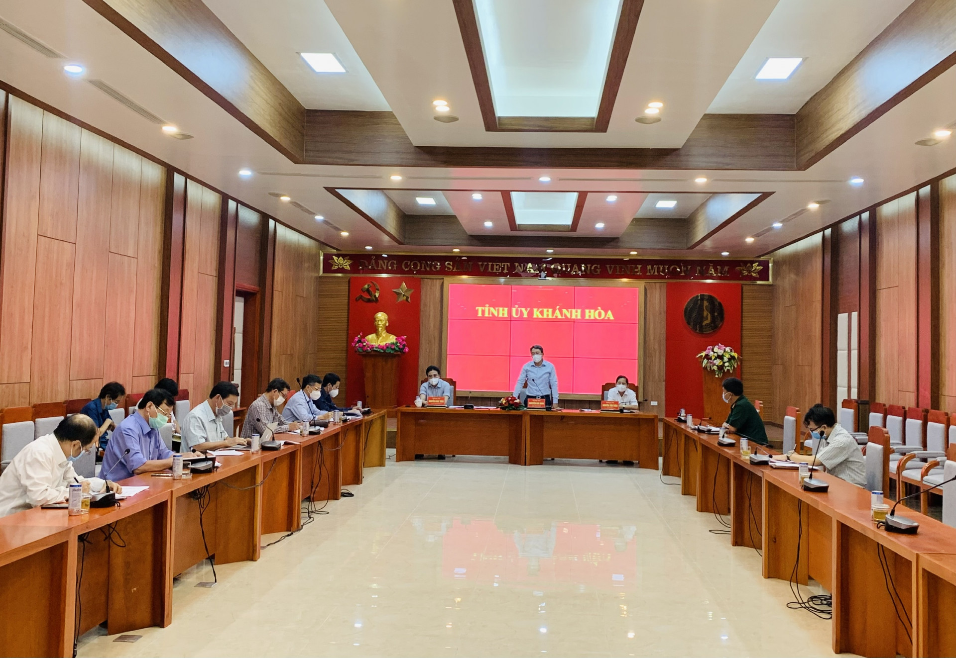 Bí thư Tỉnh ủy Nguyễn Hải Ninh phát biểu chỉ đạo tại cuộc họp