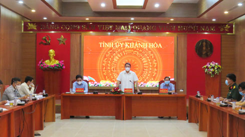 Bí thư Tỉnh ủy Nguyễn Hải Ninh chỉ đạo tại cuộc họp.