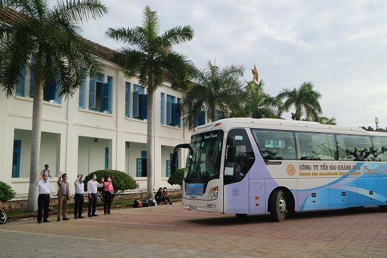 Trường Đại học Nha Trang: Hỗ trợ chuyến xe chở sinh viên về quê