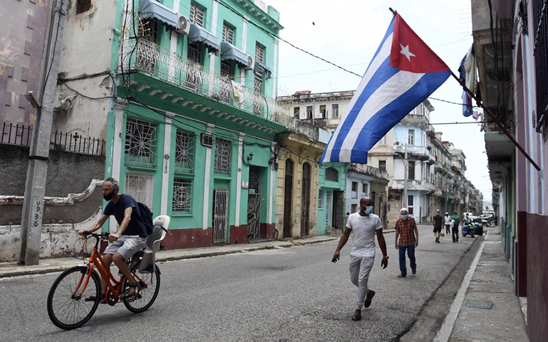 Người dân Cuba chịu ảnh hưởng nặng nề bởi lệnh cấm vận của Mỹ.