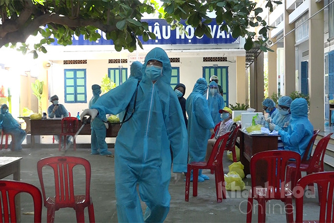 Disinfecting a COVID-19 testing area in Vinh Phuoc Ward, Nha Trang City