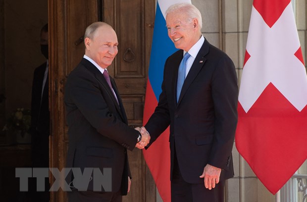 Tổng thống Mỹ Joe Biden và Tổng thống Nga Vladimir Putin trong cuộc gặp tại Geneva, Thụy Sĩ, ngày 16/6/2021. (Ảnh: AFP/TTXVN)
