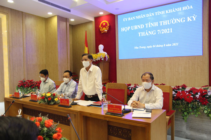 Ôngí Nguyễn Tấn Tuân kết luận cuộc họp,