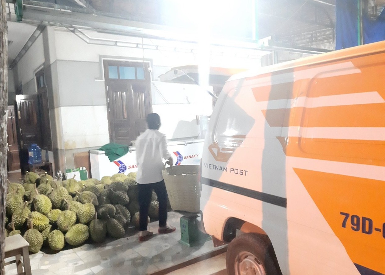 Hỗ trợ vận chuyển sầu riêng huyện Khánh Sơn.