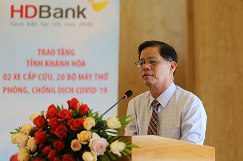 Ông Nguyễn Tấn Tuân phát biểu tại buổi tiếp nhận