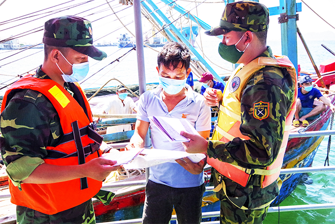 Bộ đội Biên phòng tuyên truyền pháp luật ở vùng biên giới, hải đảo