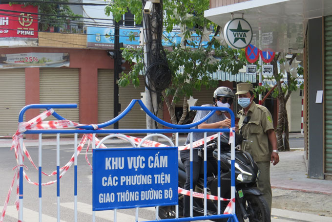 Một chốt kiểm soát dịch bệnh ở TP. Nha Trang
