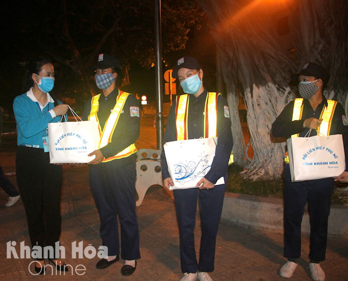 …,workers of Nha Trang Urban Environment Joint Stock Company…