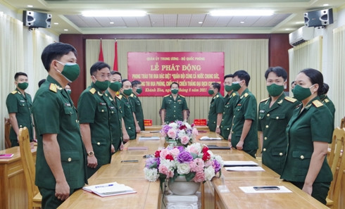 Quang cảnh lễ phát động tại điểm cầu Bộ CHQS tỉnh Khánh Hòa.