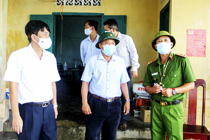 Kiểm tra công tác phòng, chống dịch tại Khánh Sơn
