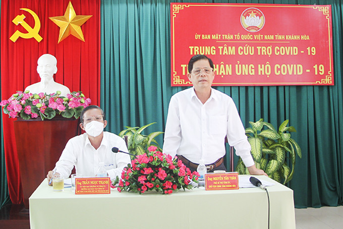 Ông Nguyễn Tấn Tuân phát biểu chỉ đạo tại buổi làm việc