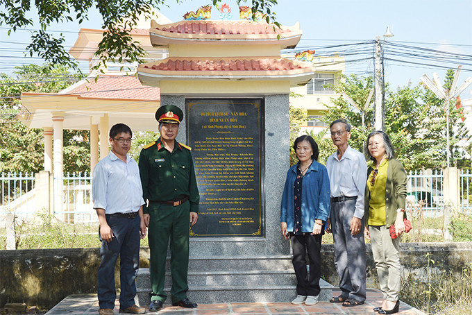 Năm 2016, 2 người con gái của Đại tướng Võ Nguyên Giáp cùng tác giả thăm di tích đình Xuân Hòa (xã Ninh Phụng, thị xã Ninh Hòa, Khánh Hòa) - nơi Đại tướng về kiểm tra tình hình chiến đấu vào năm 1946.