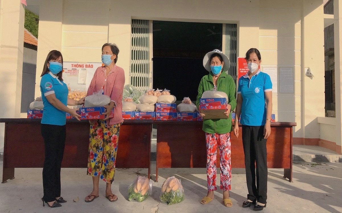 Gian hàng 0 đồng dành cho phụ nữ khó khăn xã Ninh Vân, thị xã Ninh Hòa.