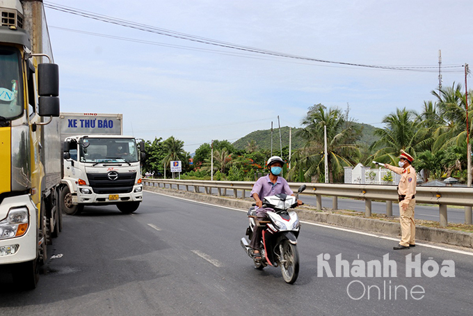Vạn Ninh: Tạo thuận lợi cho lưu thông, vận chuyển hàng hóa thiết yếu