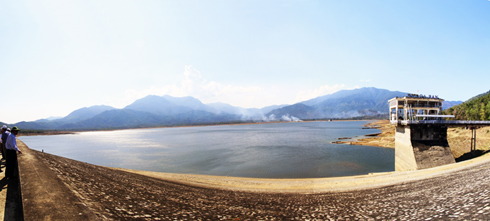 Bài 3: Phía sau câu chuyện những hồ chứa nước